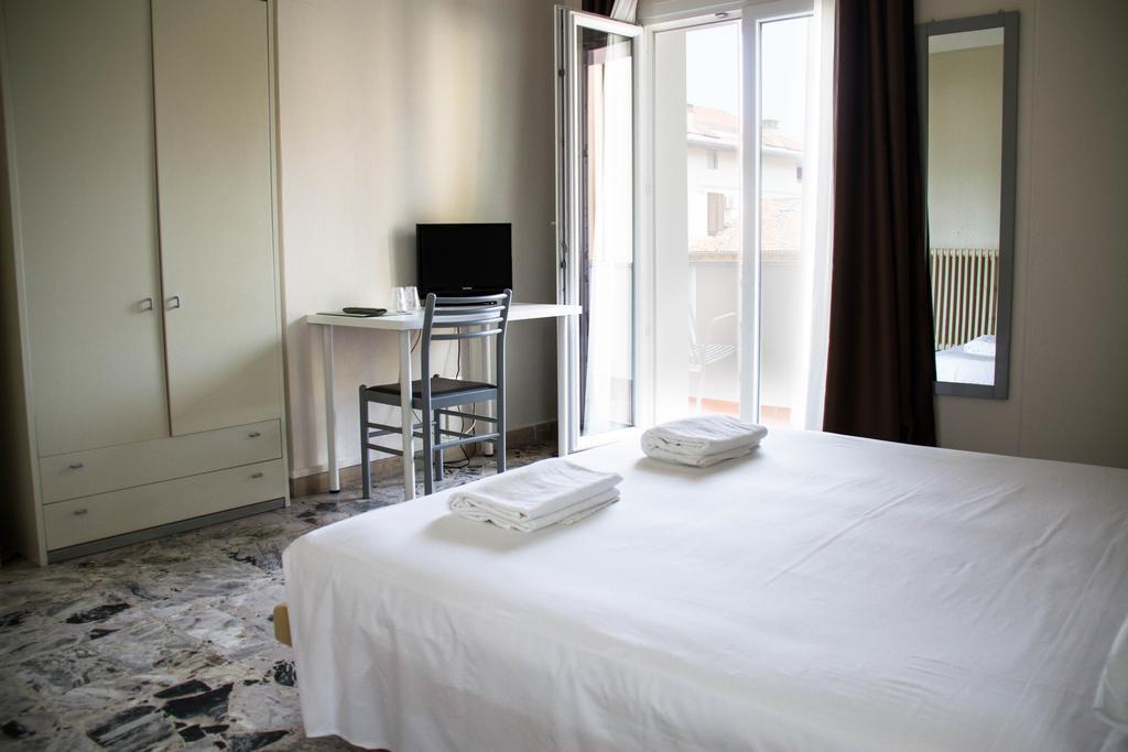 Hotel Arianna Iseo Chambre photo